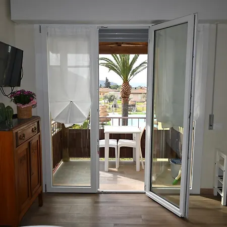 Aparthotel Il Mandorlo Lacona