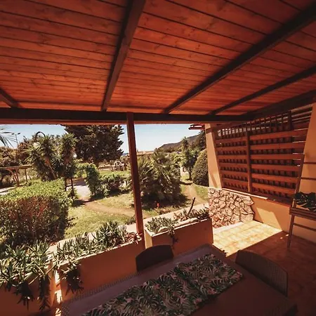 Apart Otel Il Mandorlo 3*