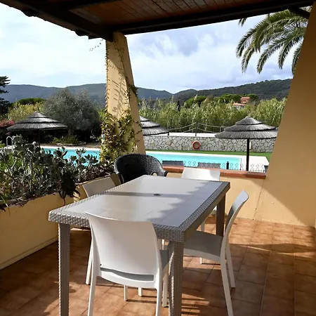 Apart Otel Il Mandorlo Lacona